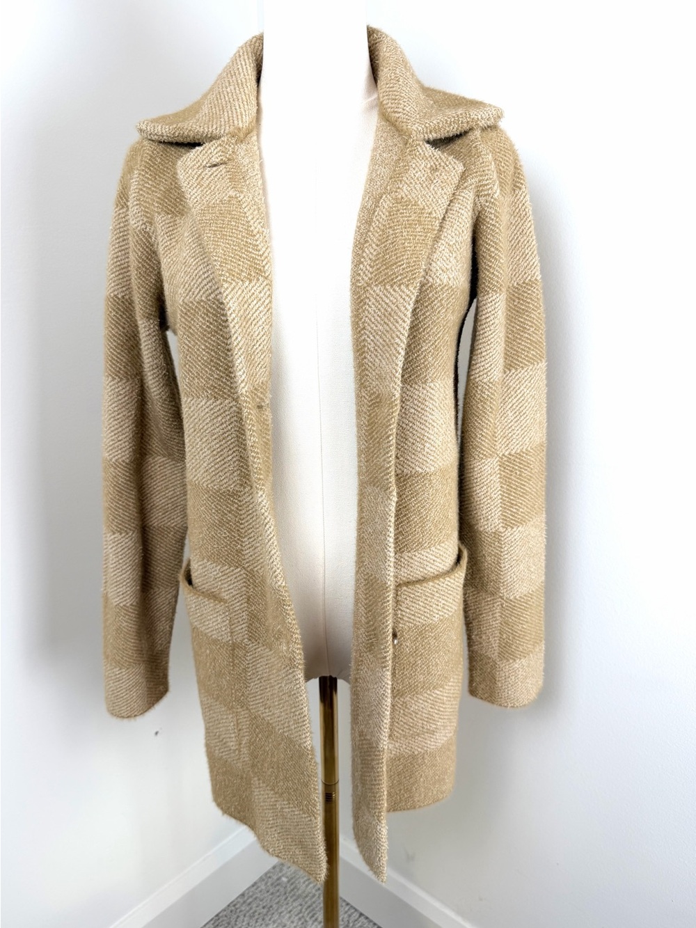 Lysse Sweater Coat Cream Neutral Plaid NWT XXS/XS Salma Nutshell Plaid Shacket - Picture 8 of 13